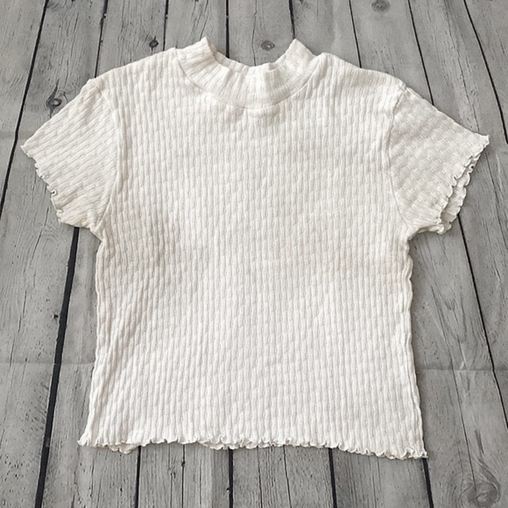 White Ruffle Textured Top/Blouse 🤍 - Picture 1 of 7